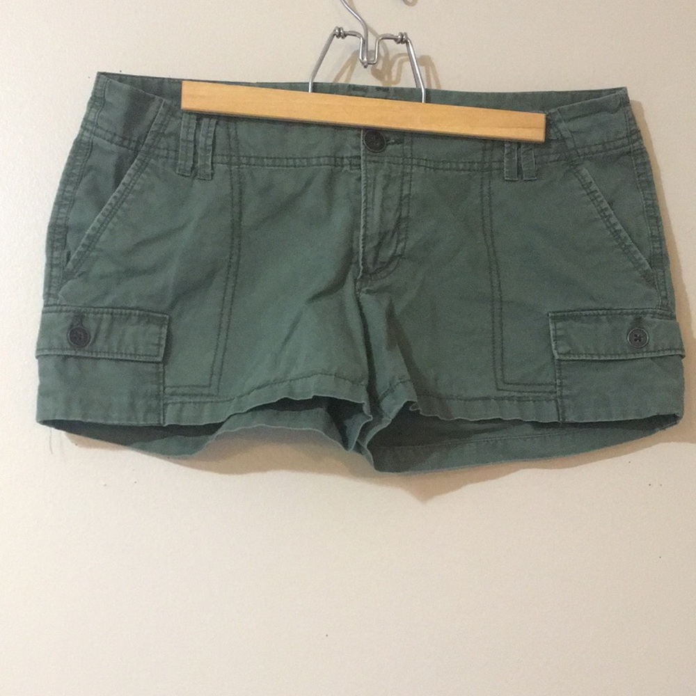 Old Navy green cargo shorts
